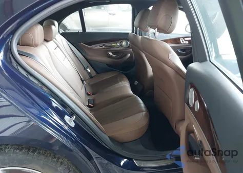 2017 Mercedes-Benz E 300 4Matic z USA, uszkodzony, nr VIN WDDZF4KB7HA174395